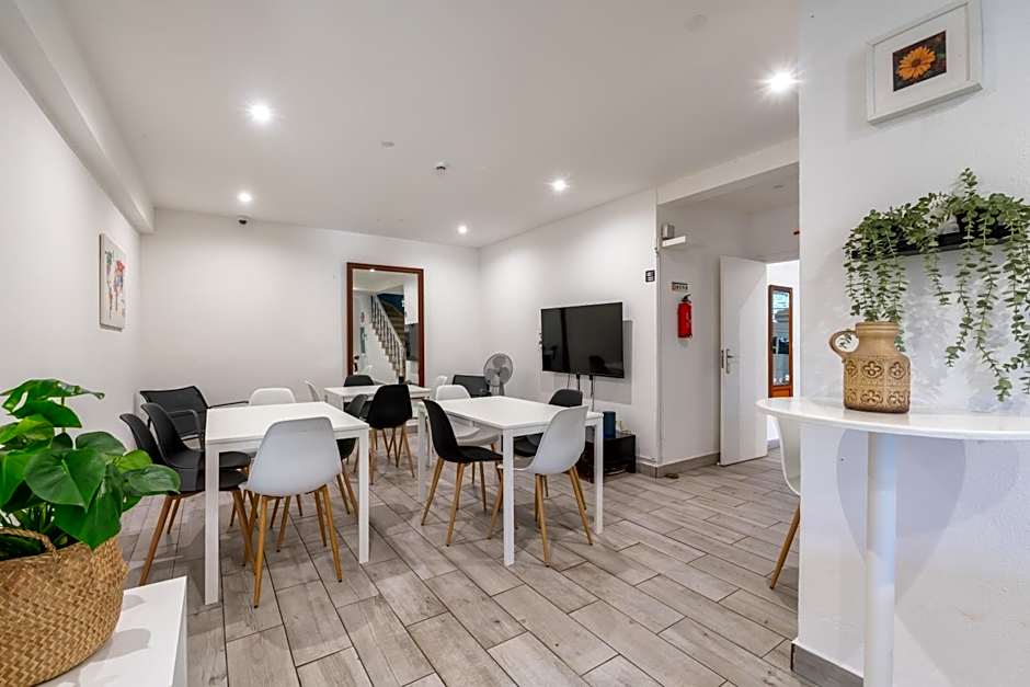 Blife Sun Hostel & Rooms