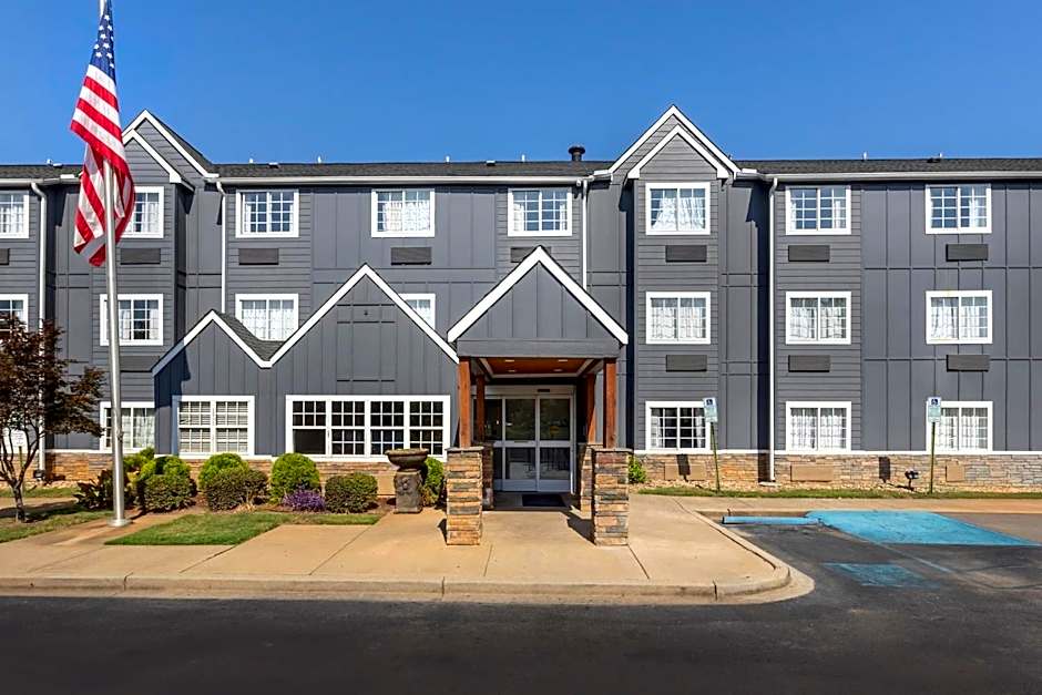 Greenville Pelham Inn By IHG