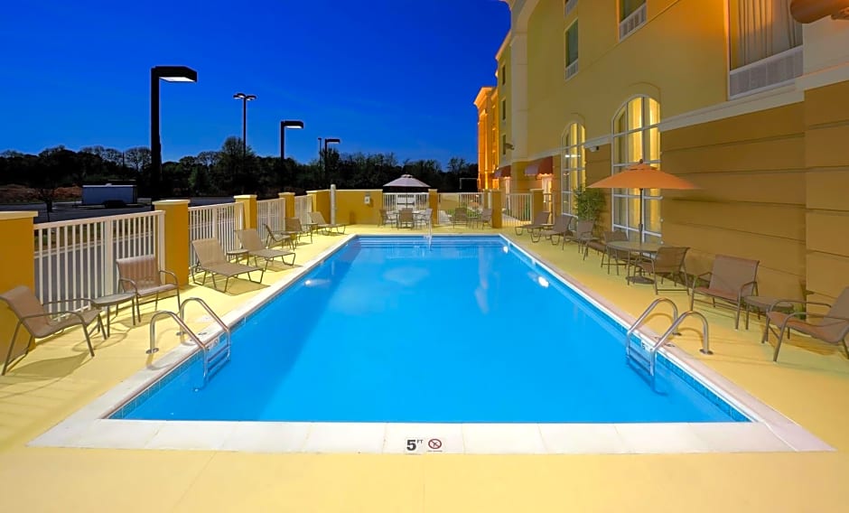 Hampton Inn & Suites Scottsboro