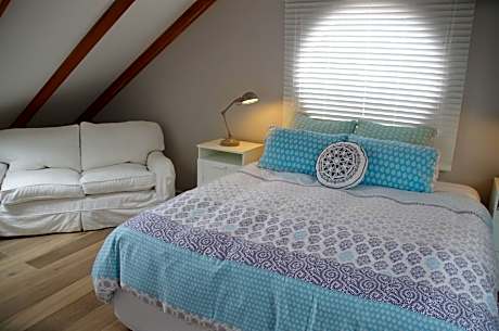 One-Bedroom Apartment with Sea View