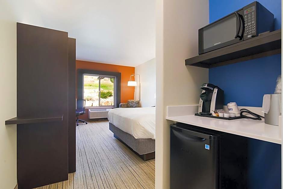 Holiday Inn Express Hotel & Suites Custer By IHG