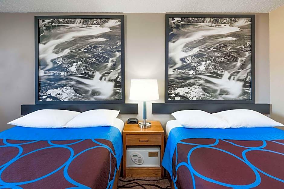 Super 8 by Wyndham West Plains