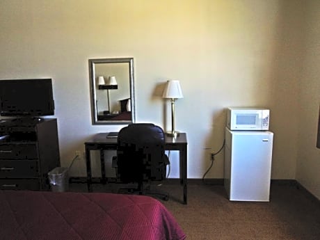 1 Queen Bed Non-Smoking