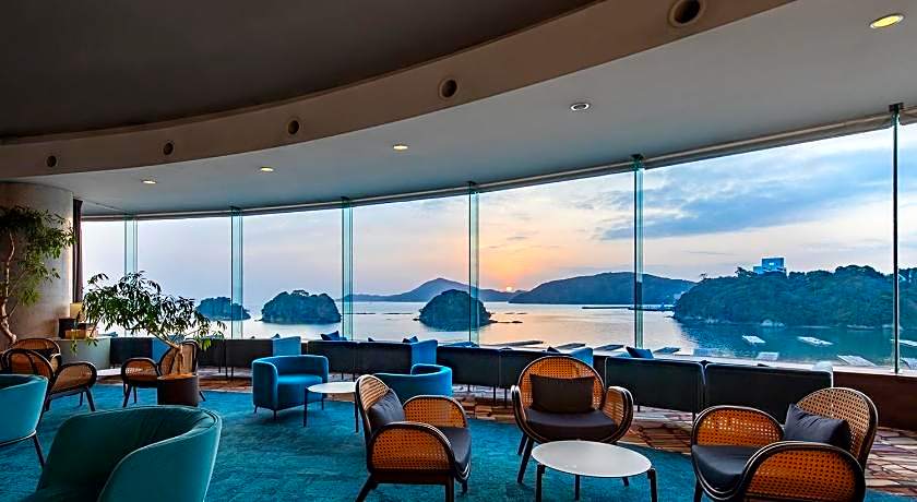 Toba Grand Hotel