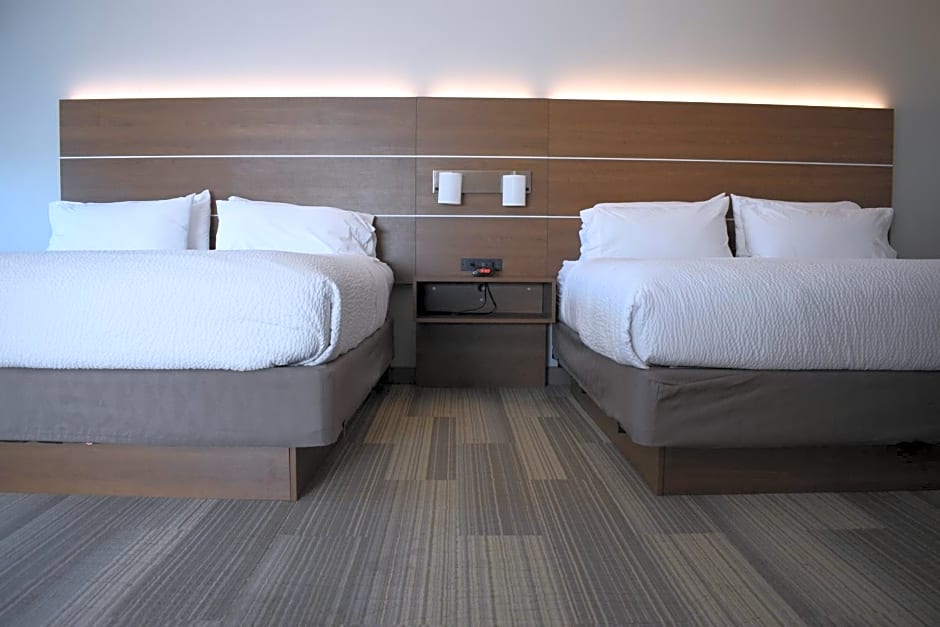 Holiday Inn Express Hotel & Suites Lincoln South By IHG