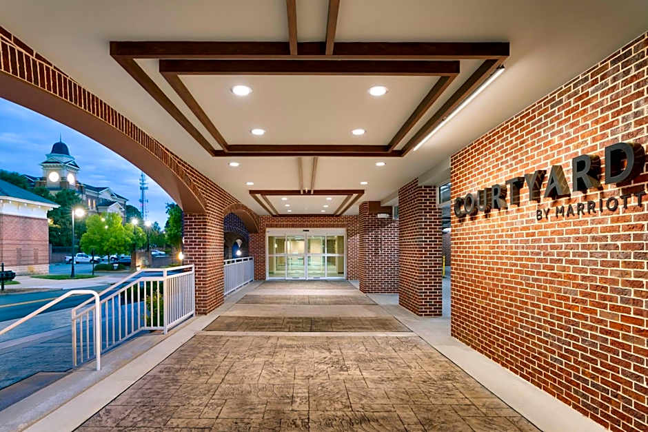 Courtyard by Marriott Atlanta Duluth Downtown
