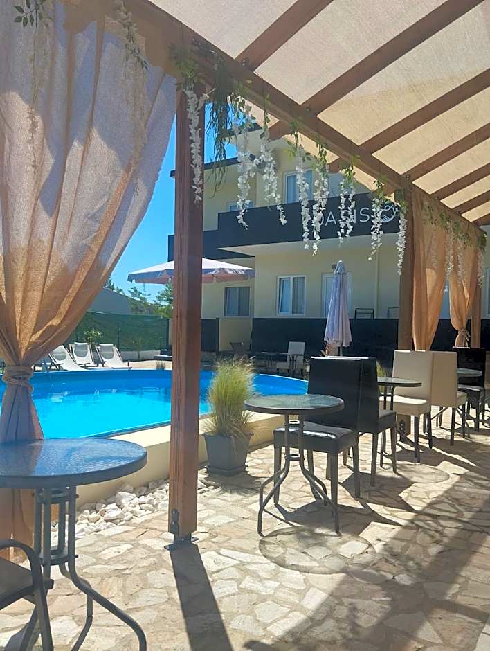 Oasis luxury apartments