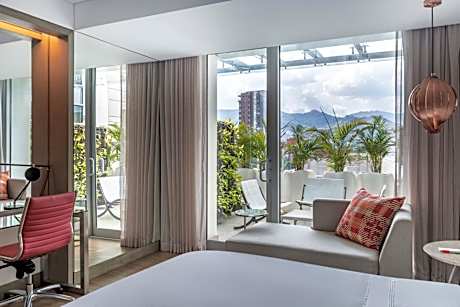 King Room with Terrace - Concierge Lounge Access