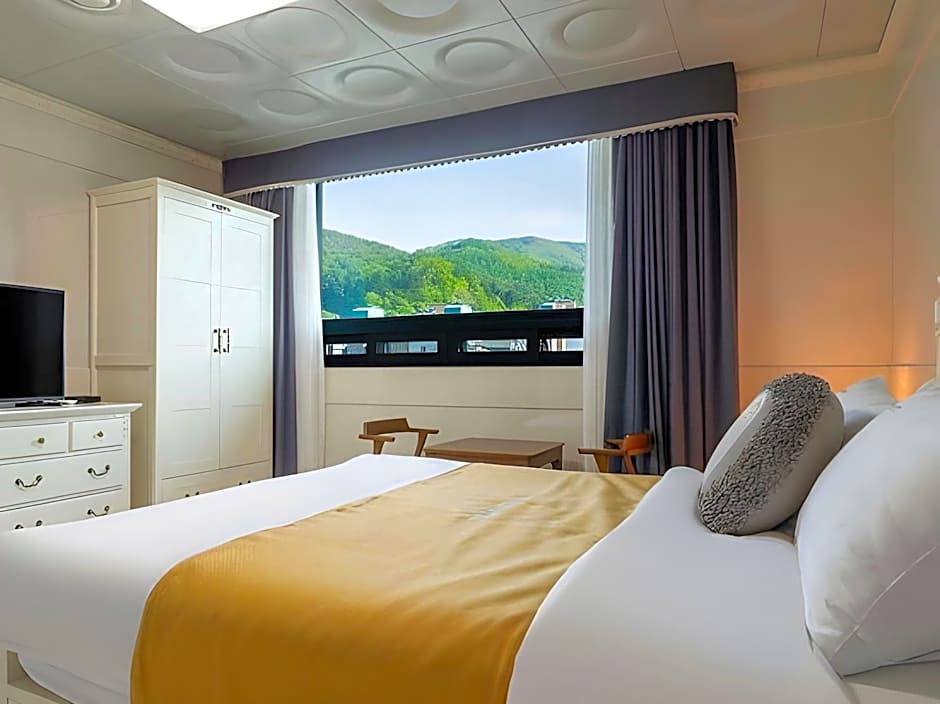 Taebaek Hotel