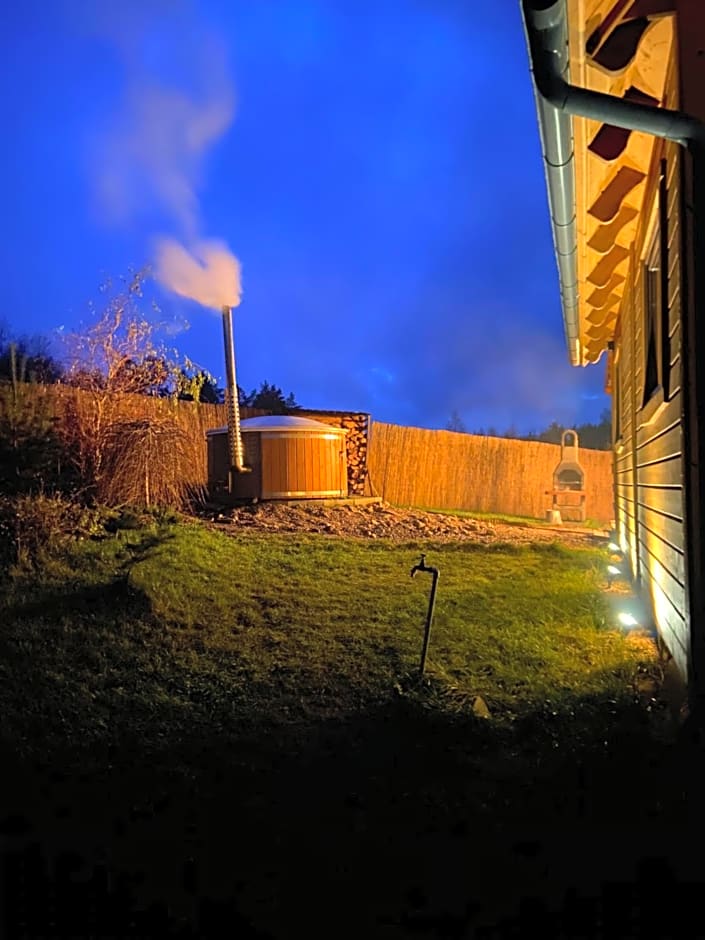 Dolina Bella - ogrzewany domek z balią, sauną i kominkiem w sercu Kaszub