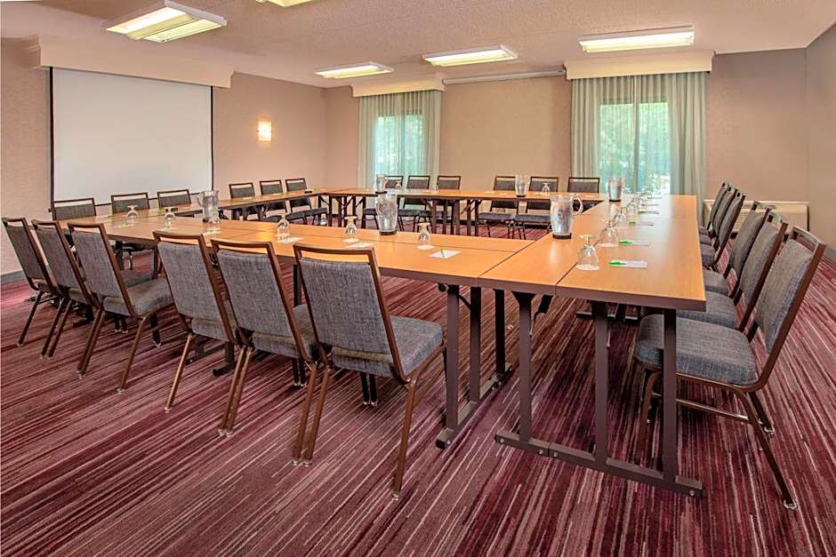 Courtyard by Marriott Rockville