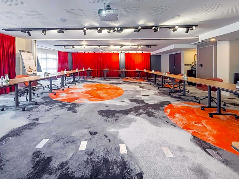 Mercure Paris Massy Gare TGV