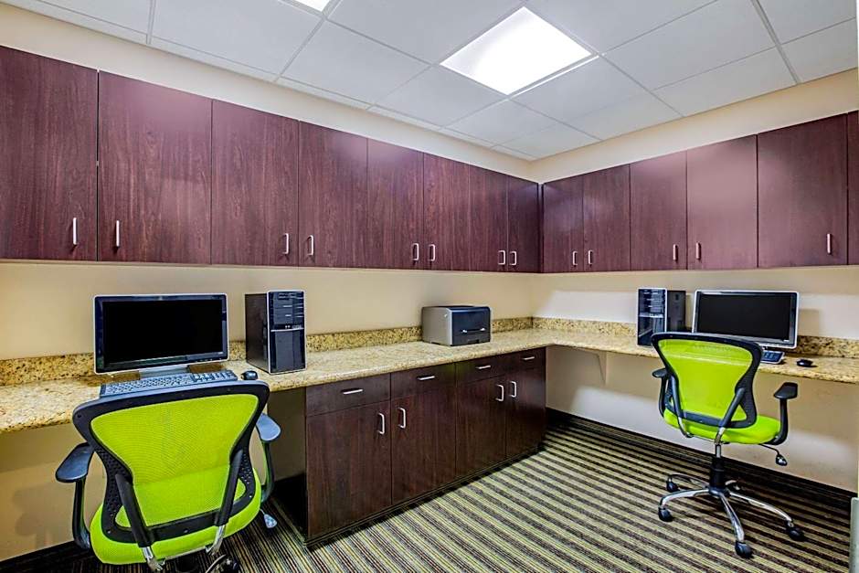 La Quinta Inn & Suites by Wyndham Fowler