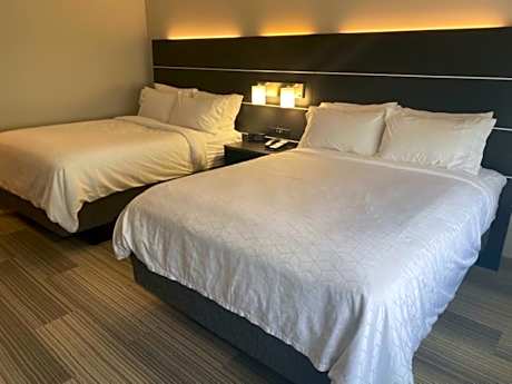 Standard Queen Room with Two Queen Beds