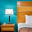 La Quinta Inn & Suites by Wyndham Houston Willowbrook