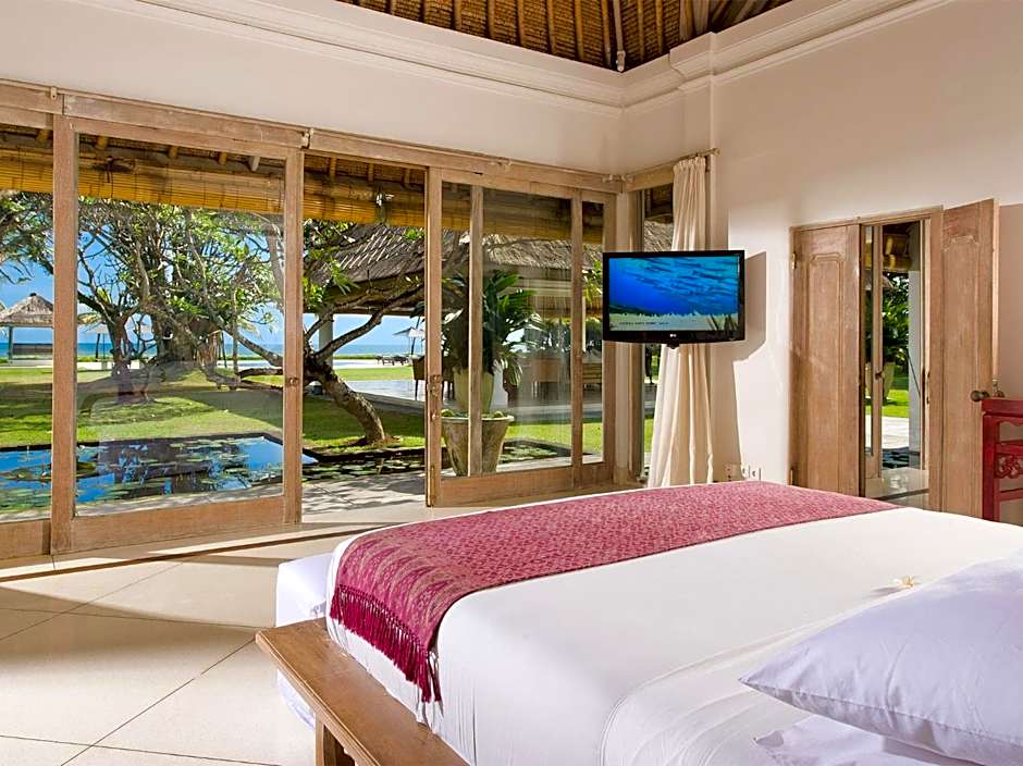 Villa Atas Ombak