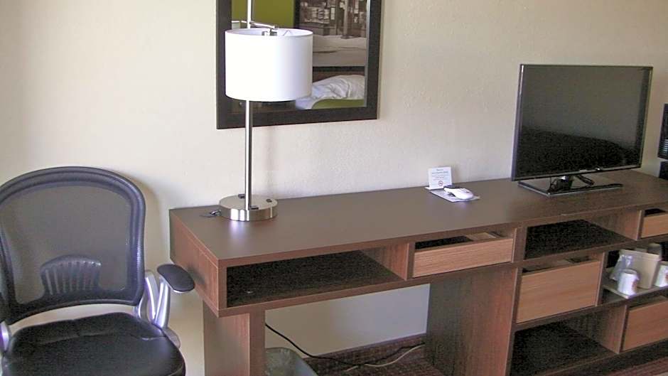 Super 8 by Wyndham Lafayette / Purdue Area