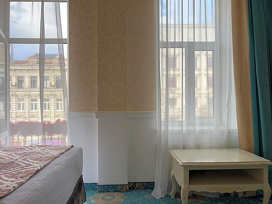 Royal Grand Hotel