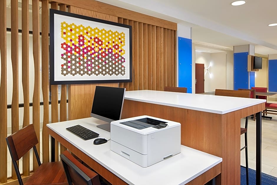 Holiday Inn Express Hotel & Suites Seymour By IHG