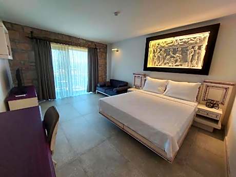 Deluxe Double Room with Balcony and Sea View