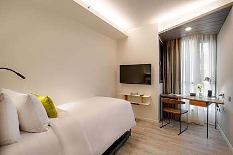 Studio Suite with City View