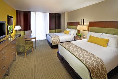 Fairmont Queen Room with Two Queen Beds and River Ballpark View