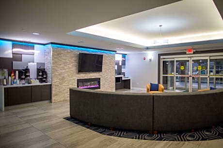 La Quinta by Wyndham Houston East at Normandy