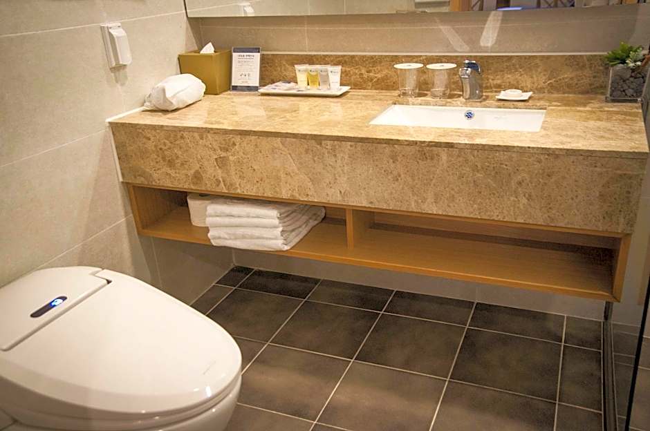 Benikea Jungmun Hotel