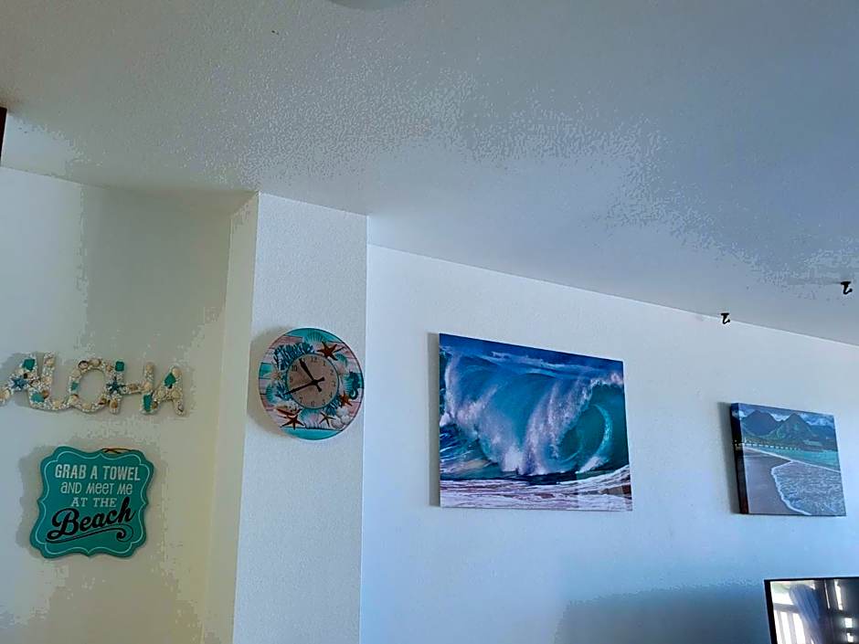 Stunning Oceanfront Condo - The Seashore Hideaway, Wailua Bay View, Unit 208, Kapaa