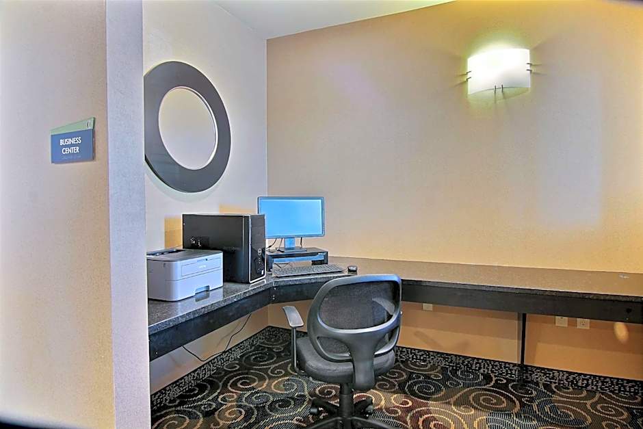 Cobblestone Hotel & Suites - Beulah