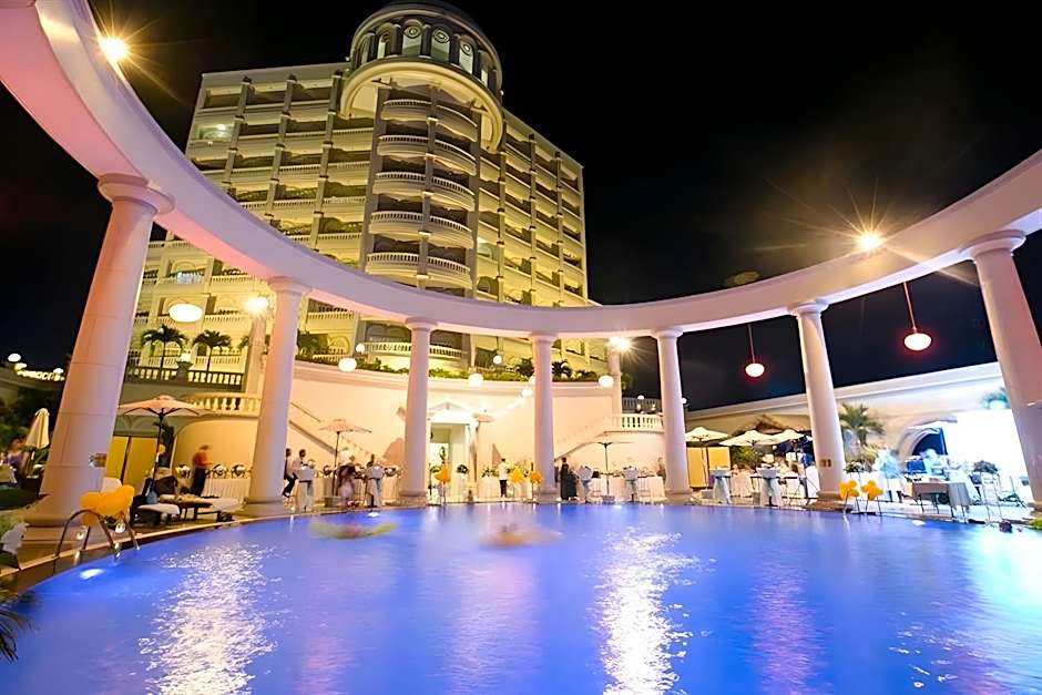 Sunrise Nha Trang Beach Hotel & Spa