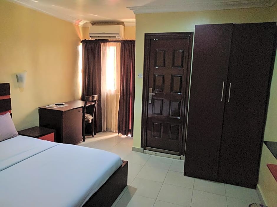 Whitehouse Hotel and Conference Centre