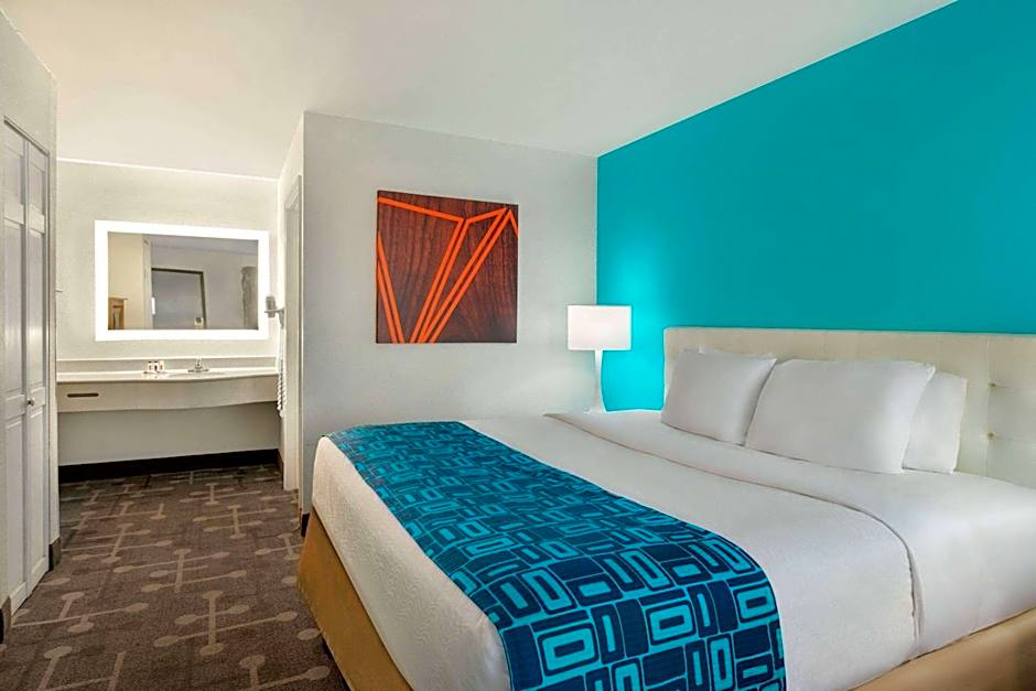 Howard Johnson by Wyndham Chattanooga Lookout Mountain I-24