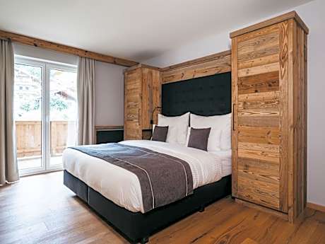 Superior One-Bedroom Apartment