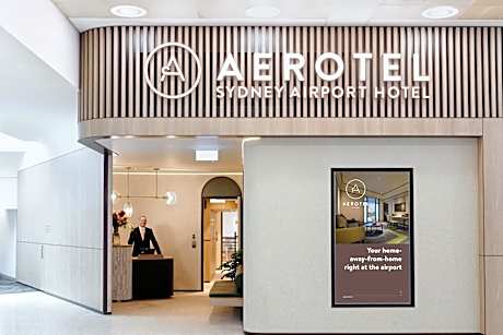 Aerotel Sydney - Inside International Terminal Airport