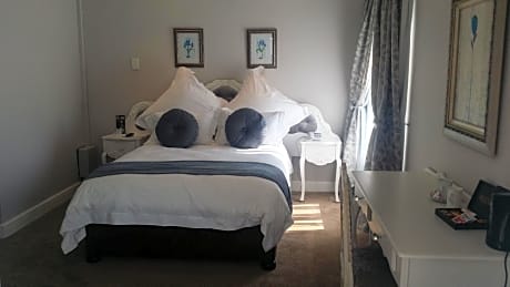 Deluxe Double Room with Shower 18
