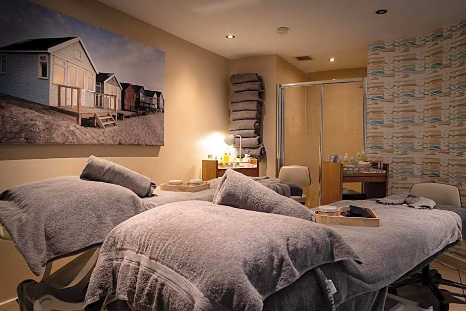 Captain's Club Hotel & Spa