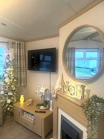 marine getaways caravan hire