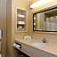 Holiday Inn Express Hotel & Suites Fort Atkinson