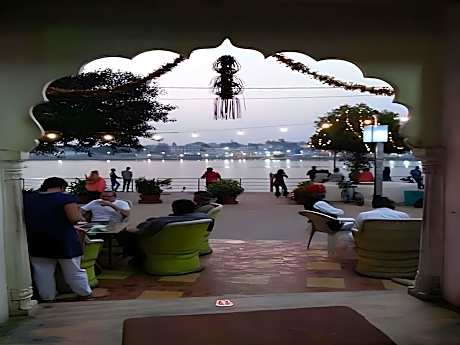 Hotel Sun Set Cafe