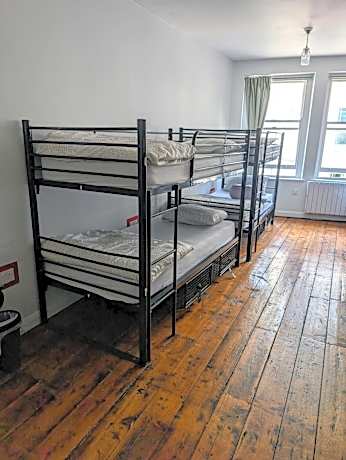 Bunk Bed in Large Mixed Dormitory Room