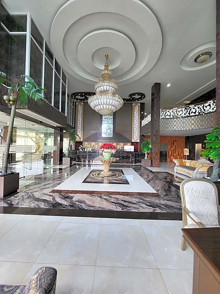 Grand Bayu Hill Hotel