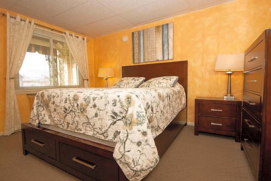 Simmons Motel and Suites