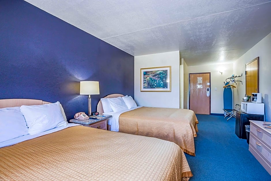 Rodeway Inn Branson, Brick House