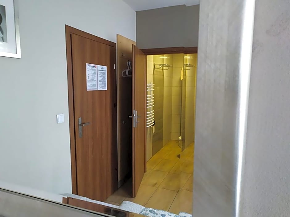 Aparthotel WADOWICE & Hostel GENERY