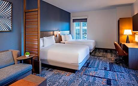 Queen Room with Two Queen Beds and Roll-In Shower - Disability Access