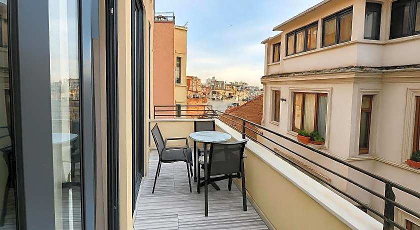 Aleksandr Pera Hotel