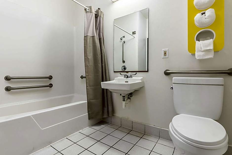 Motel 6-Indianapolis, IN - Southport