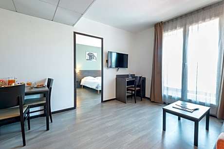 One Bedroom Apartment