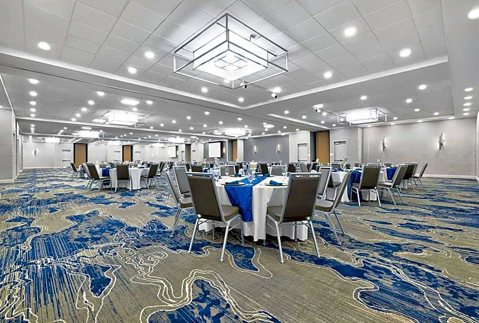 DoubleTree by Hilton Davenport